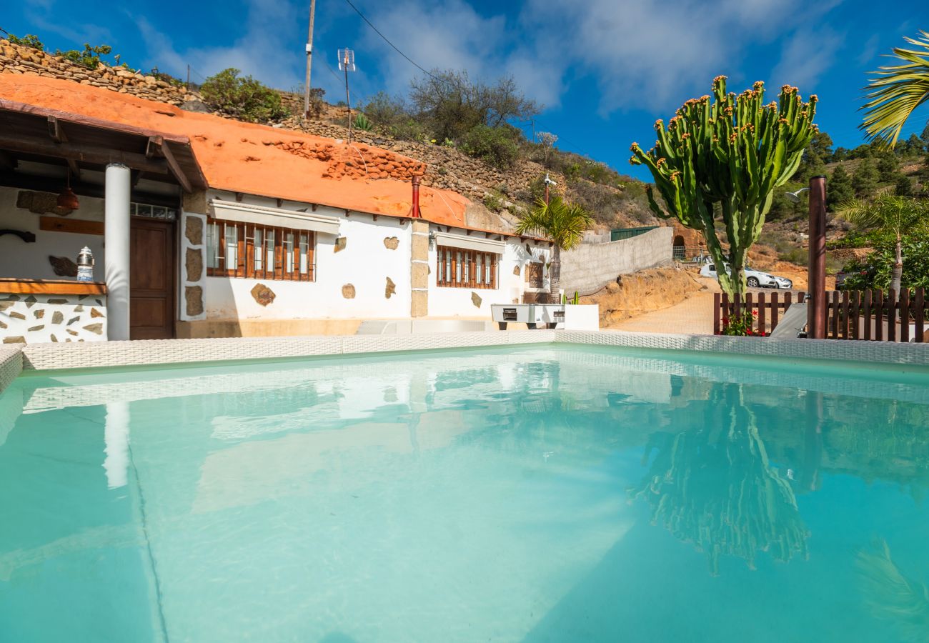 House in Arico -  Beautiful Luxury Cave House with private pool