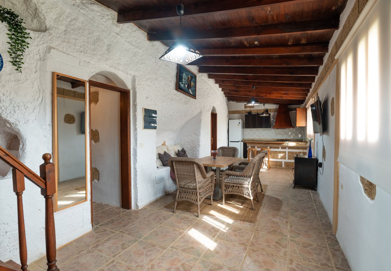 House in Arico -  Beautiful Luxury Cave House with private pool