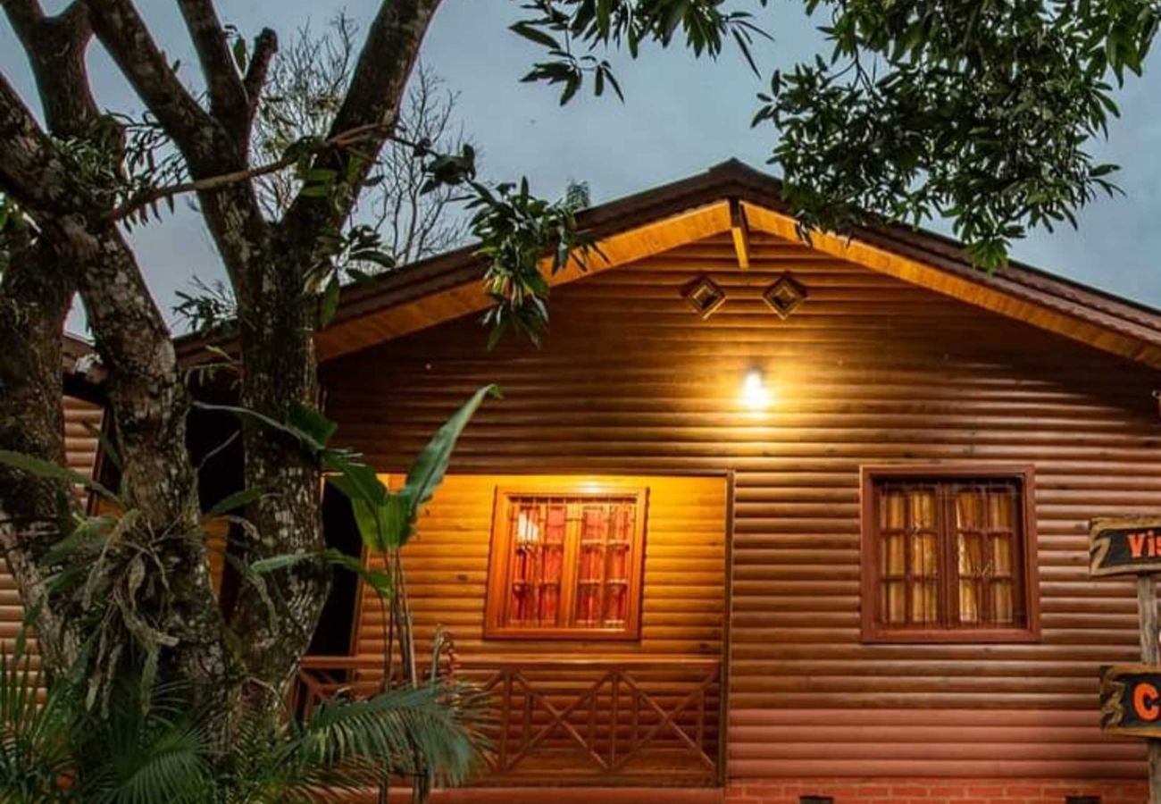 Cabin in Puerto Iguazú - Beautiful Cabins in Iguazu with pool, BBQ, WIFI