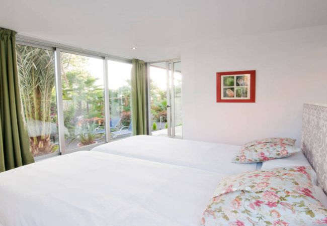 Aparthotel in Los Llanos de Aridane - Elegant Apartment with Pool and Garden (Ideal for 2) Aparthotel in Los Llanos de Aridane - Elegant Apartment with Pool and Garden (Ideal for 2)