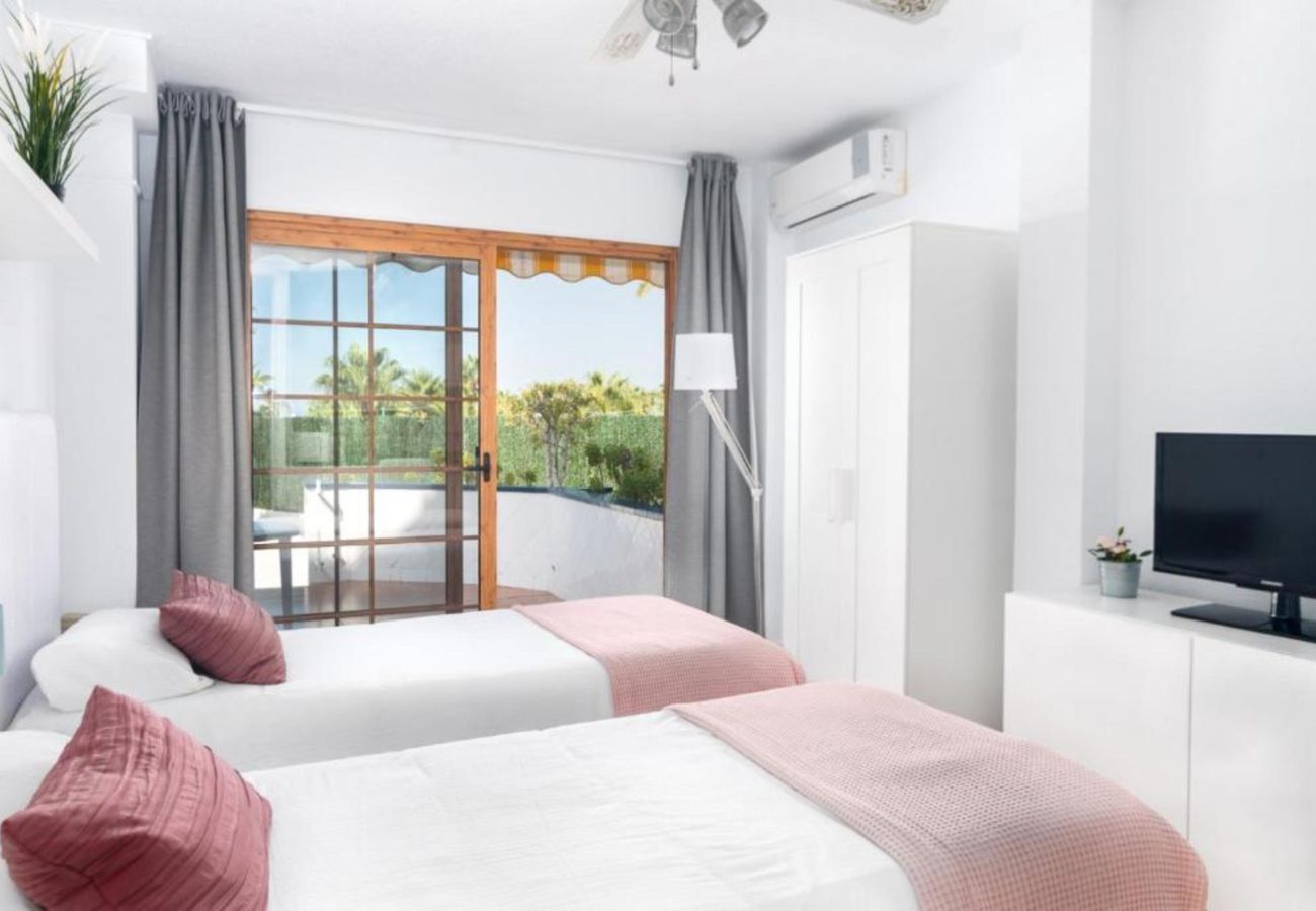 Apartment in Playa de Las Americas - Cozy studio with private terrace and pool