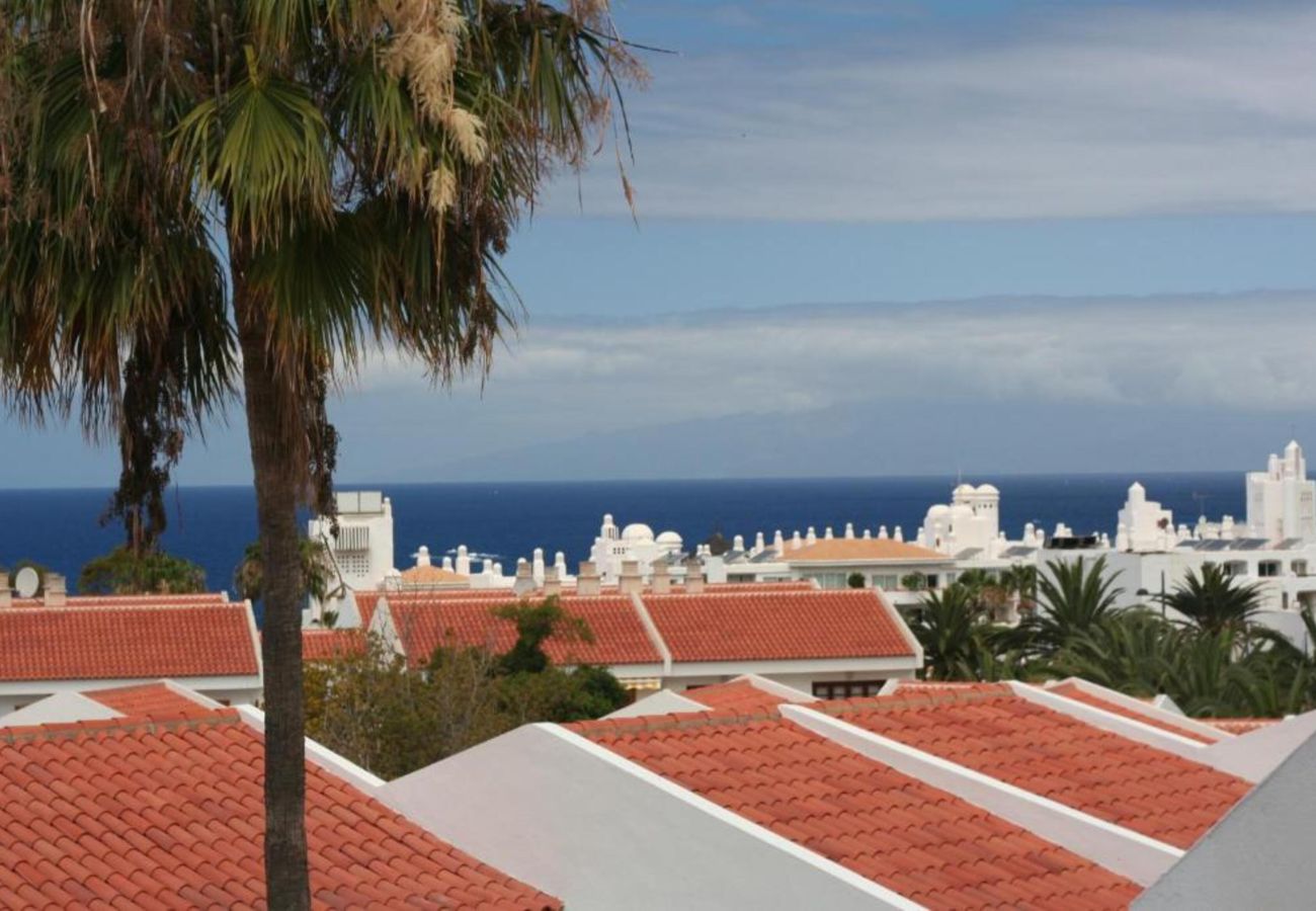 Apartment in Playa de Las Americas - Cozy studio with private terrace and pool