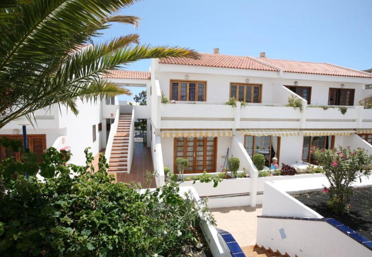 Apartment in Playa de Las Americas - Cozy studio with private terrace and pool