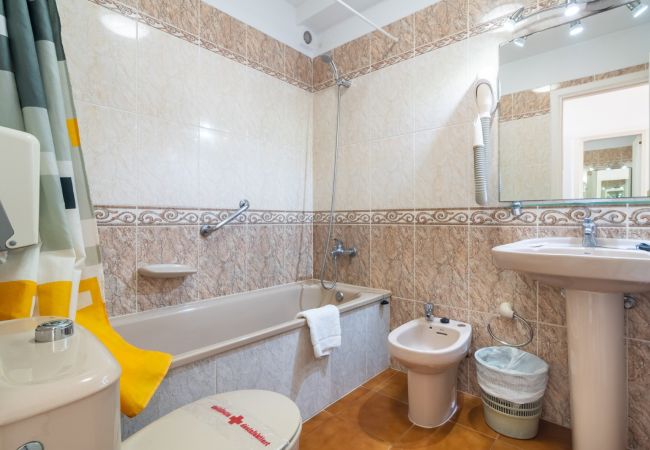 Aparthotel in Playa de Las Americas -  Oasis in the heart of Playa de las Américas 2-Bedroom Apartment with Pool Aparthotel in Playa de Las Americas -  Oasis in the heart of Playa de las Américas 2-Bedroom Apartment with Pool