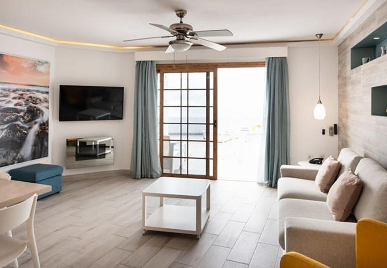 Apartment in Playa de Las Americas -  Beautiful Suite with pool in Playa de las Americas