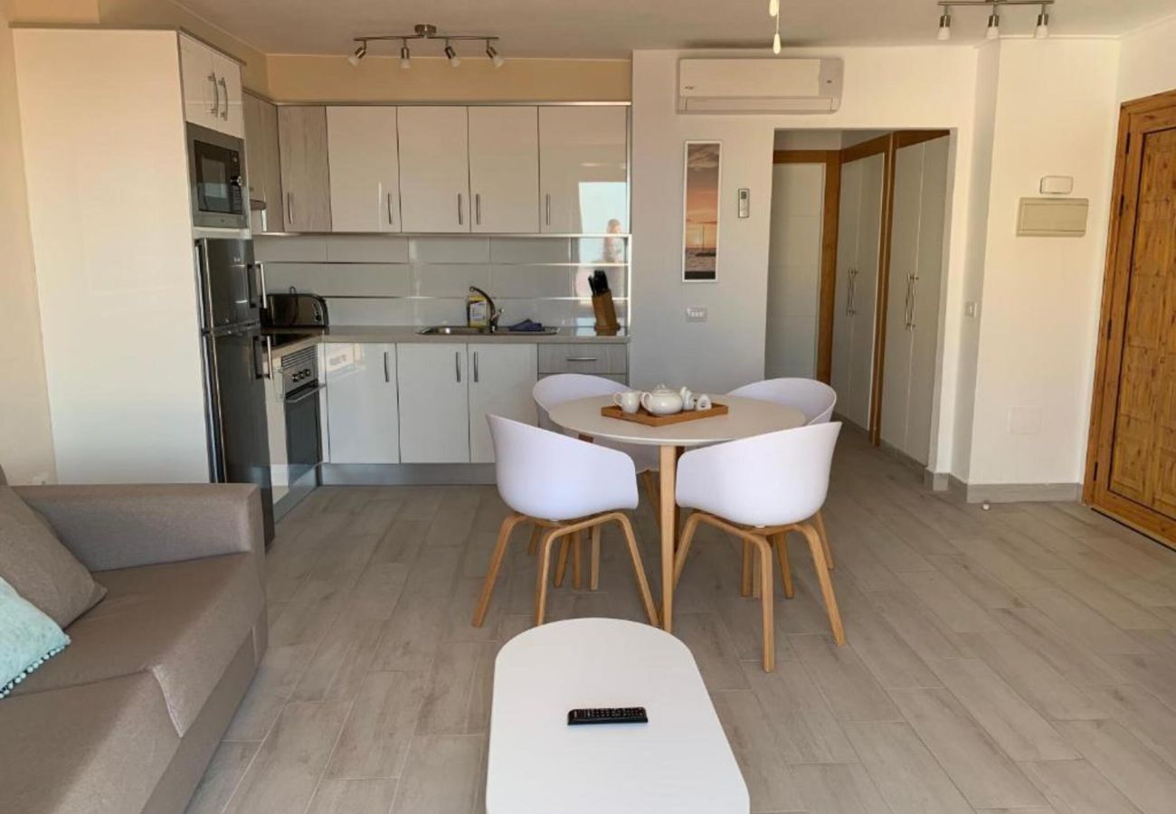 Aparthotel in Playa de Las Americas - Modern Suite in Playa de Las Américas with Pool and near the Sea