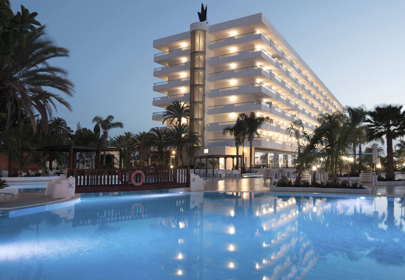 Rent by room in Playa del Ingles - Standard Room with View in an Exclusive Resort in La Palma