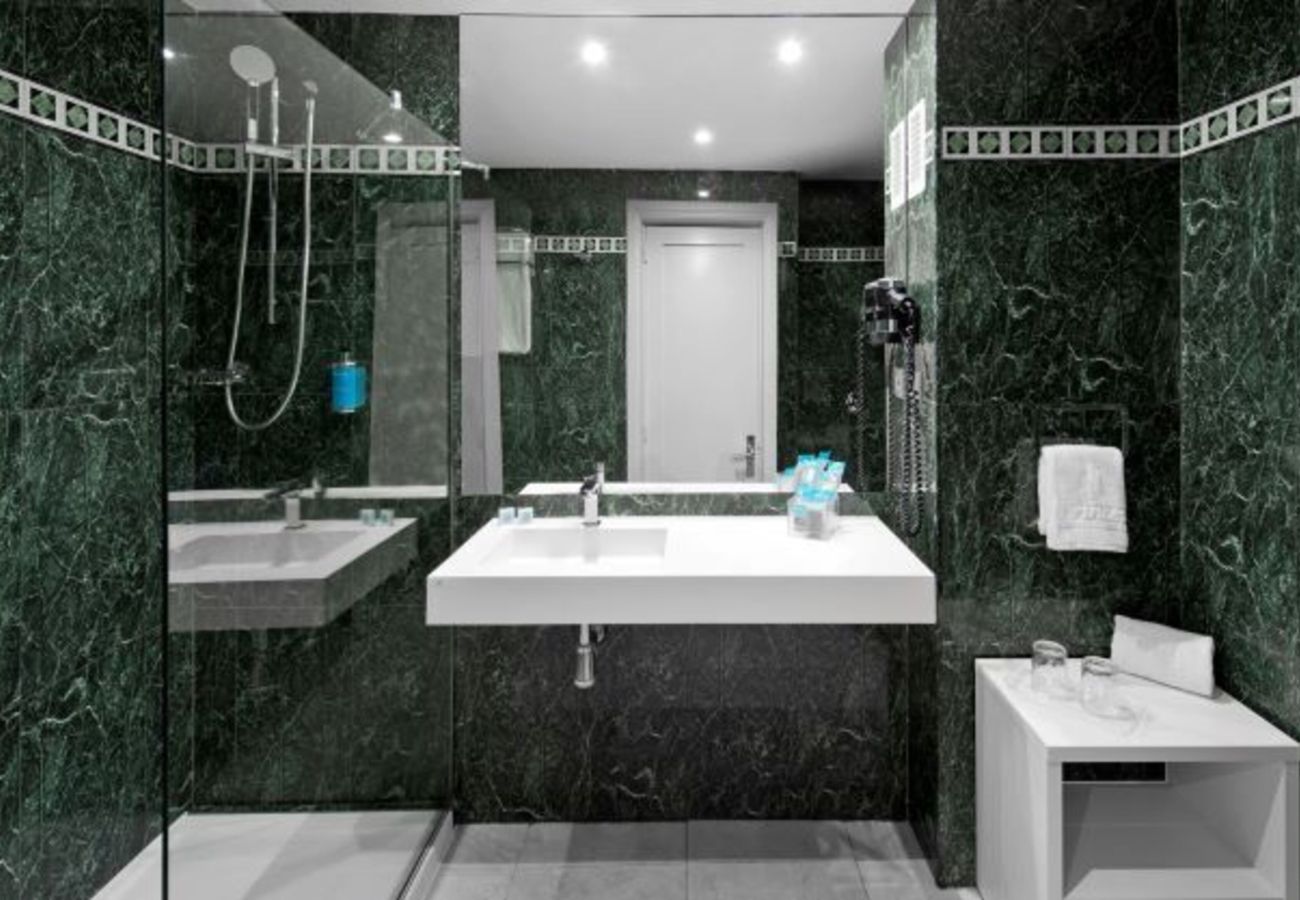 Rent by room in Playa del Ingles - Standard Room with View in an Exclusive Resort in La Palma