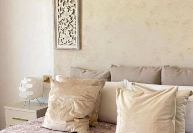Aparthotel in Costa Adeje - Apartment with Terrace and Sea Views in Playa Paraiso  Aparthotel in Costa Adeje - Apartment with Terrace and Sea Views in Playa Paraiso