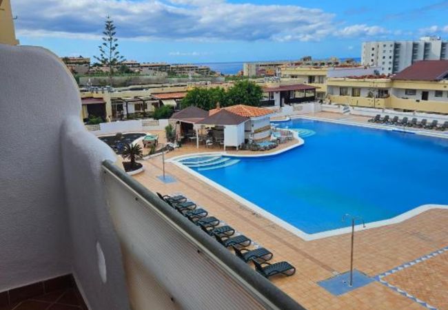 Aparthotel in Costa Adeje - Apartment with Terrace and Sea Views in Playa Paraiso  Aparthotel in Costa Adeje - Apartment with Terrace and Sea Views in Playa Paraiso