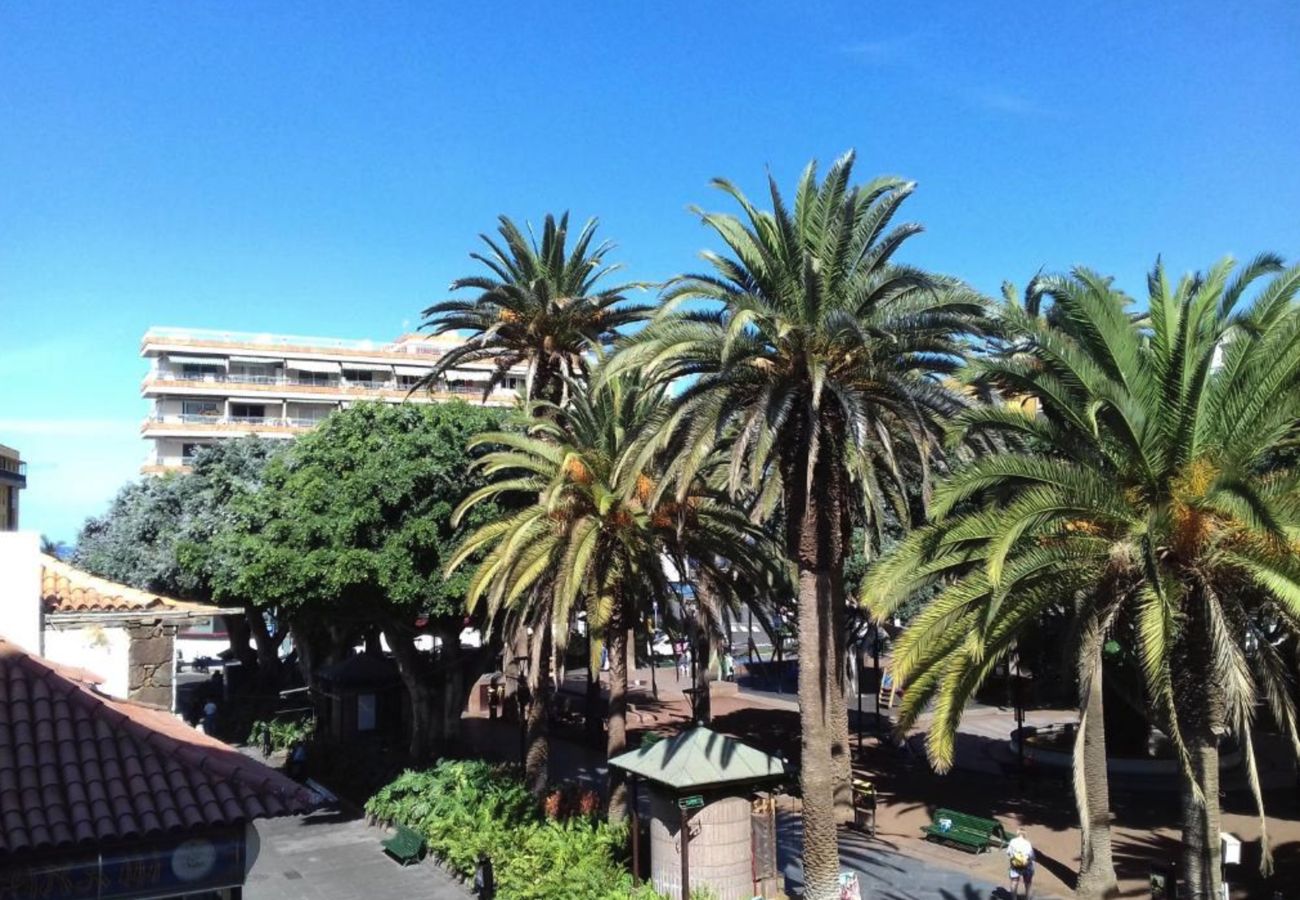 Aparthotel in Puerto de la Cruz - Double Room with Views in the Heart of Puerto de la Cruz