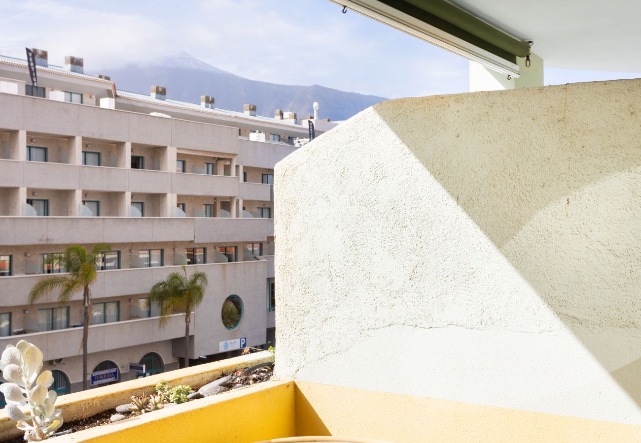 Apartment in Puerto de la Cruz - Modern Apartment in Puerto de la Cruz with Stunning Mountain Views