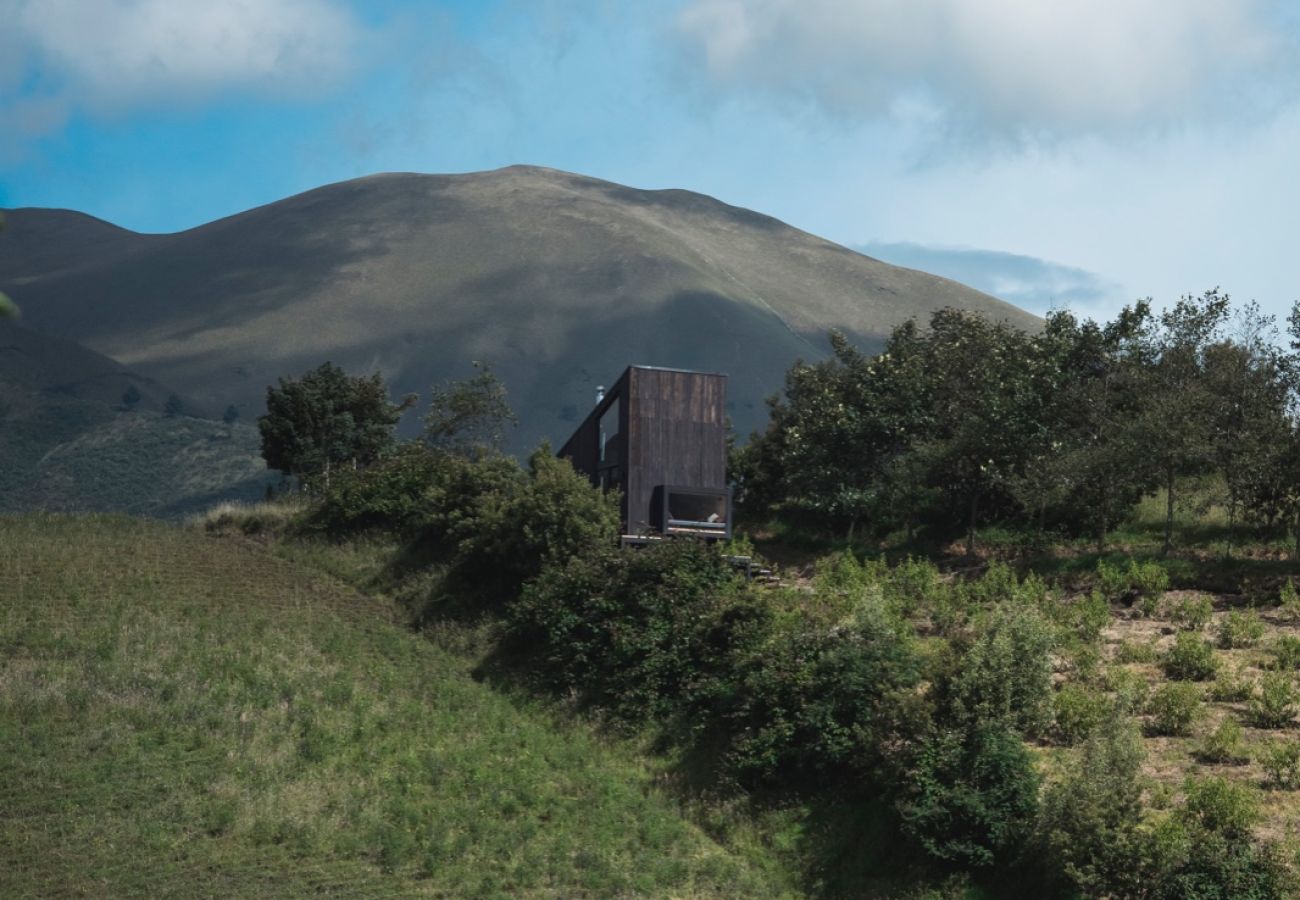 Mobile home in Ibarra - Tiny House in Ecuador surrounded by forest