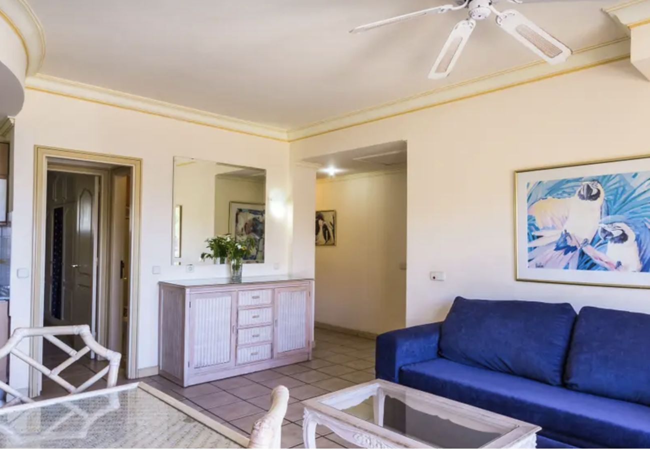Aparthotel in Bahia Feliz - 4★ Family Apartment with Terrace and 2 Bathrooms – Bahía Feliz