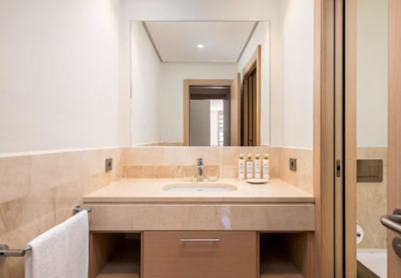 Aparthotel in Guía de Isora - 2-Bedroom Suite with Terrace & Partial Ocean View – South Tenerife