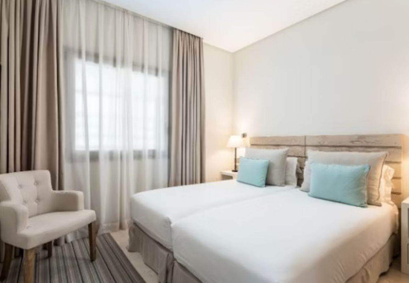 Aparthotel in Guía de Isora - 2-Bedroom Suite with Terrace & Partial Ocean View – South Tenerife