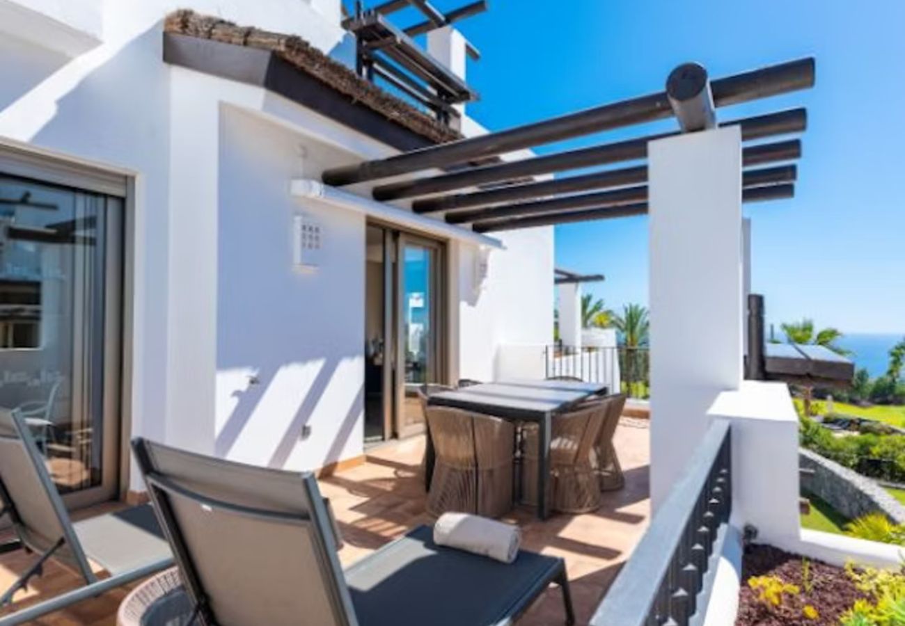 Aparthotel in Guía de Isora - 2-Bedroom Suite with Terrace & Partial Ocean View – South Tenerife