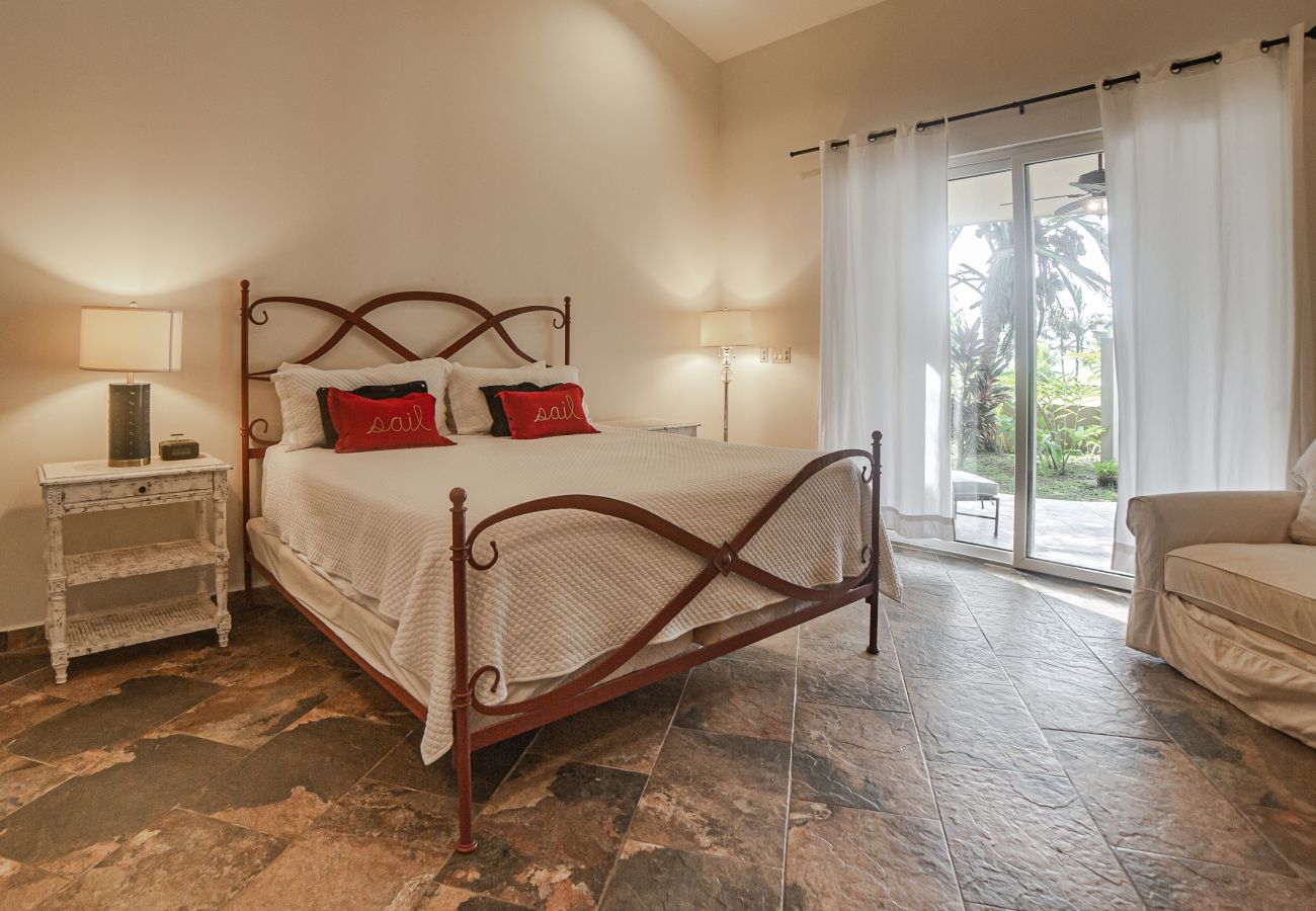 Aparthotel in Bocas del Toro - Luxury Beachfront Villa with Private Pool and Direct Beach Access in Bocas del Toro