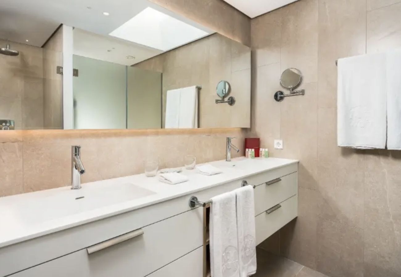 Aparthotel in Guía de Isora - Incredible 3-bedroom Suite with sea view