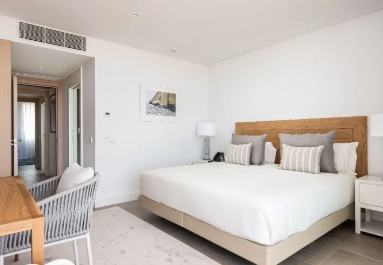 Aparthotel in Guía de Isora - Incredible 3-bedroom Suite with sea view