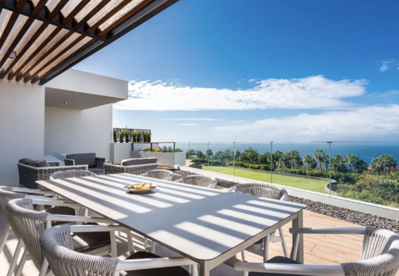 Aparthotel in Guía de Isora - Incredible 3-bedroom Suite with sea view