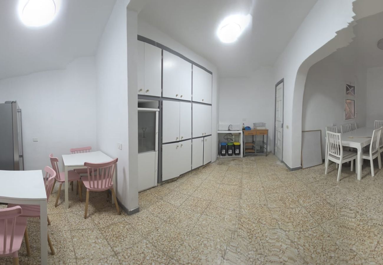 Rent by room in Mocanal - Newly built hostel. Unbeatable.